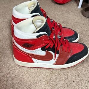 NIKE Air Jordan 1